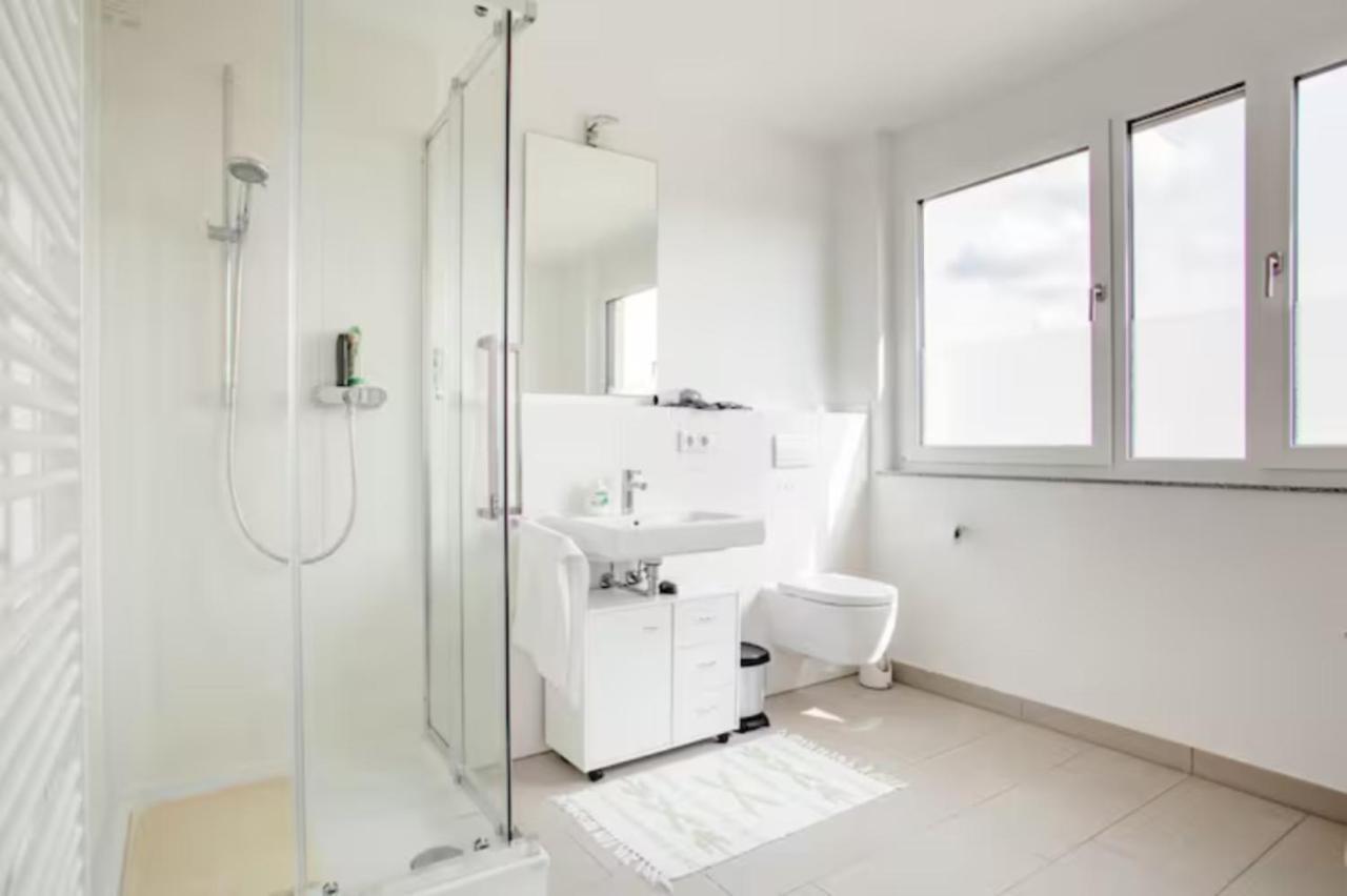 Beautiful Room With Balcony Direction To Messe Hannover Exterior photo