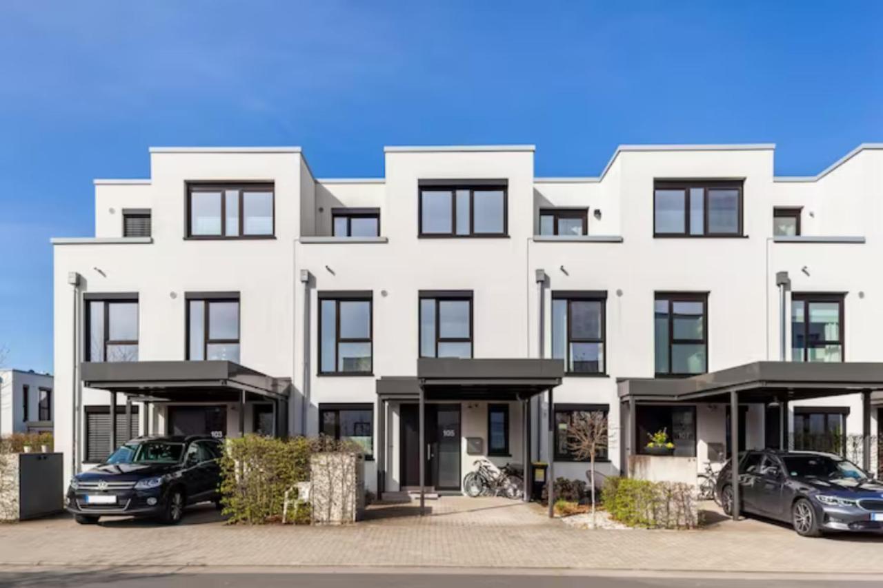 Beautiful Room With Balcony Direction To Messe Hannover Exterior photo